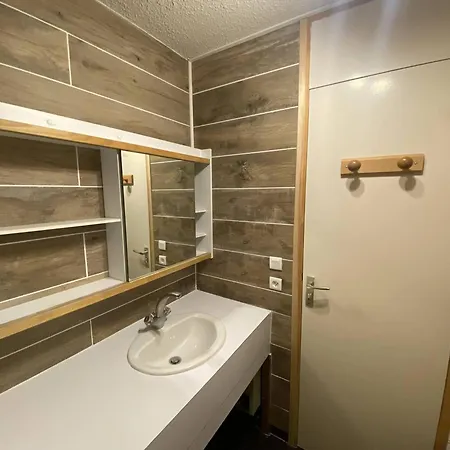 Au Pied Des Pistes Avec Balcon Et Casier A Ski, Non-fumeur - Fr-1-355-117